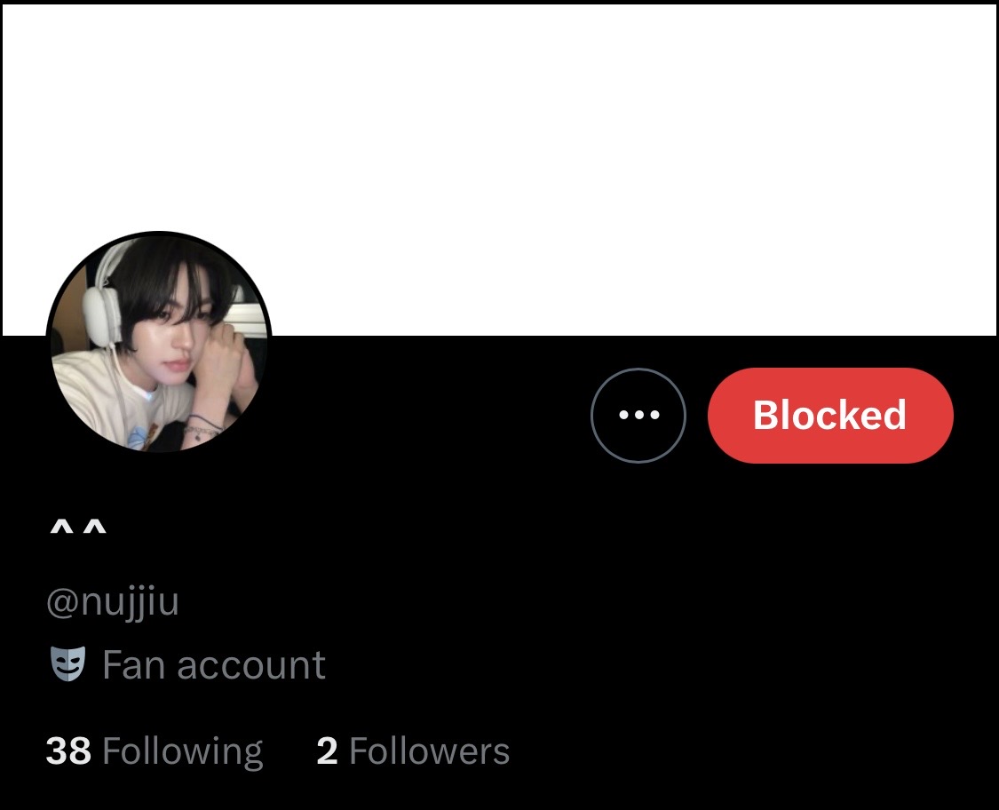 DunkProtect's tweet photo. 🚨Report,And Block🚨
•Spreading false rumors and hate about our artist
•Misinformation and insults 

https://t.co/ucQhgS9mPu 
https://t.co/slsc1eeCN3 

Report Multiple Times Under:
• Hate and Harassment 
• Spam

🚫NO ENGAGEMENT🚫

#PROTECTDUNK https://t.co/SXAwepDTie