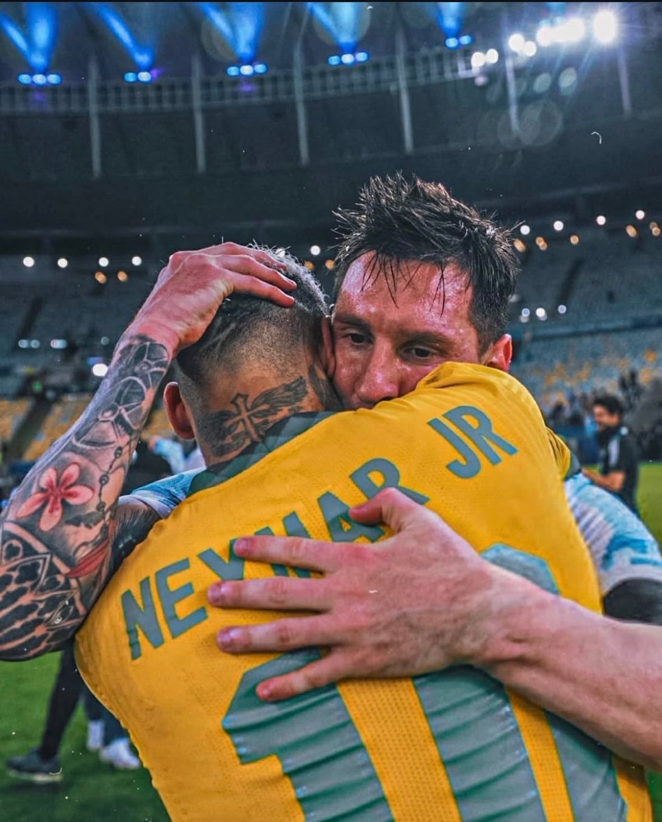 TouchlineX's tweet photo. 🚨🌟 𝗡𝗘𝗪: Neymar Jr.’s message to Leo Messi:

"Anyone who loves football has enjoyed watching you throughout all these years…"

"Today is your last game wearing the shirt of your national team, representing your country, and I hope you enjoy every single second of it. I hope all the tributes today make you happy."

"It’s not only Argentina that thanks you, the WHOLE WORLD is grateful for everything you’ve done for football."

"Thank you for making me love football even more. It was an honor to have played against you, and even more so to have made history alongside you."

"THANK YOU, MESSI 🐐 "