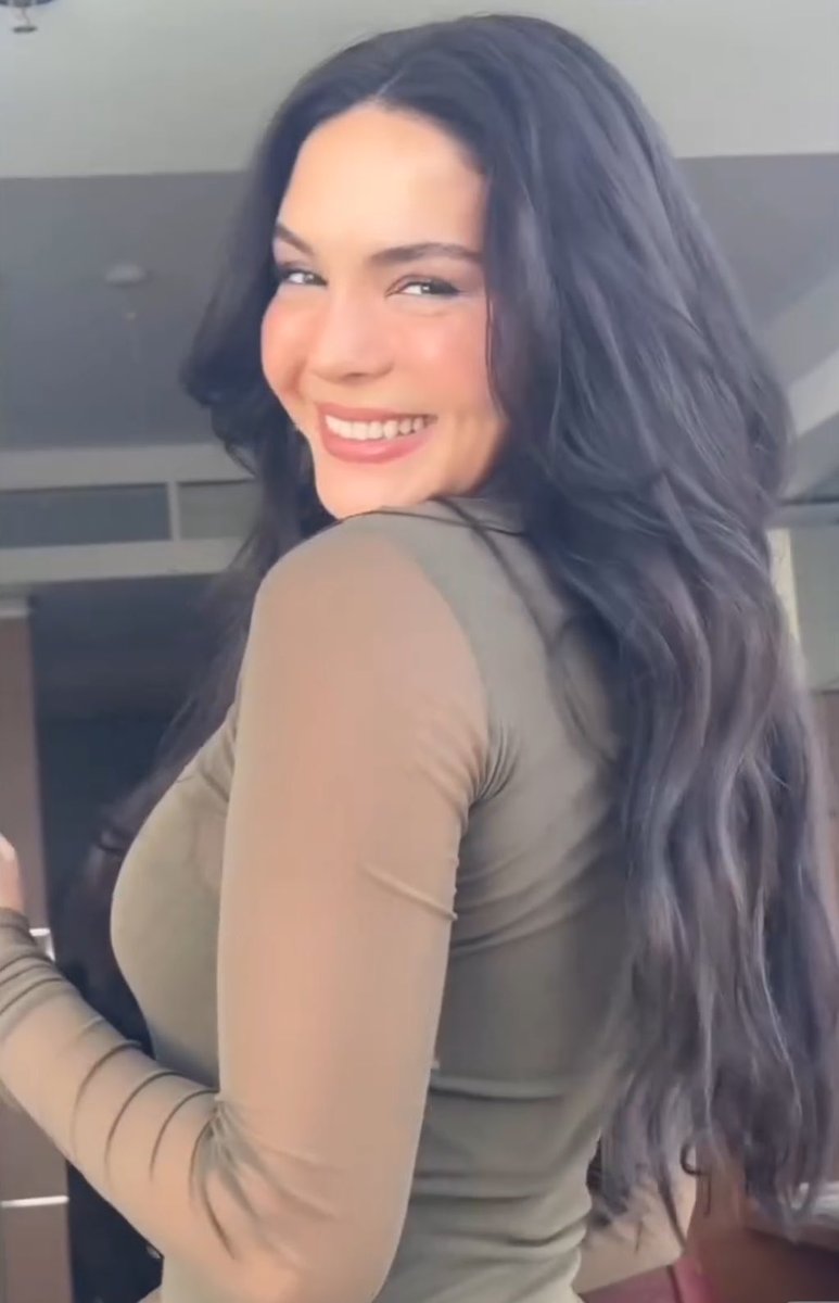 BenSen_bs's tweet photo. Blurred but beautiful 🤏💣😍

#EbruŞahin https://t.co/gcf5N6xaox