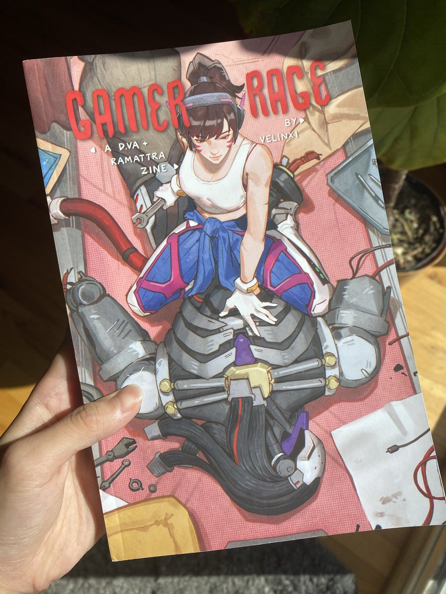 velsmells's tweet photo. GAMER RAGE, a 128 page Dvattra zine is finally here for preorder🤖🎮

Beware of exposed wires and USB sticks within, as my mom had to unfortunately find out for herself.

https://t.co/SeG6IOQbzw https://t.co/KsKAzO7qPJ