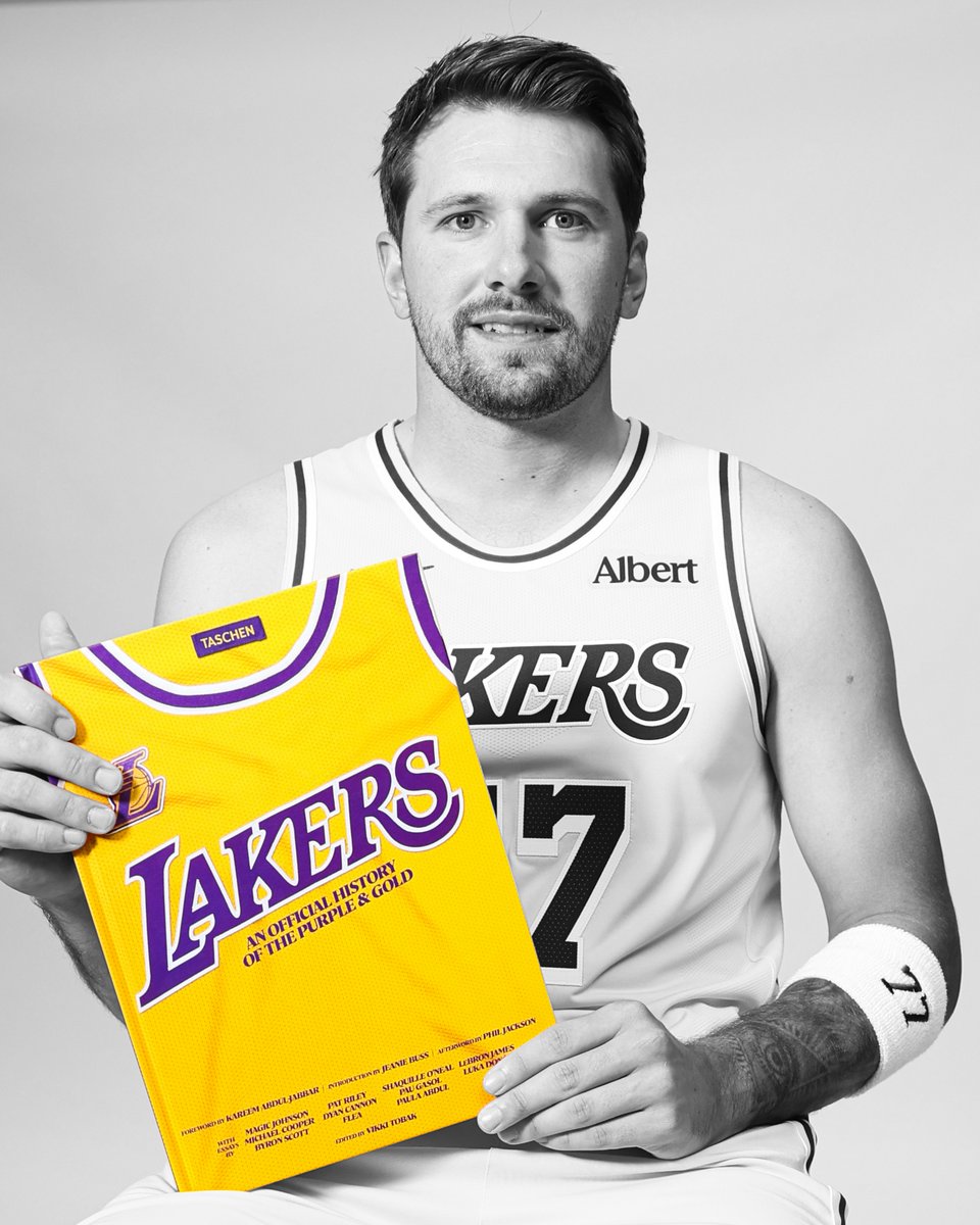 Lakers's tweet photo. Lakers history, in hand.

Available now: https://t.co/gWbkMGwYyl https://t.co/dfWC0Lsknh