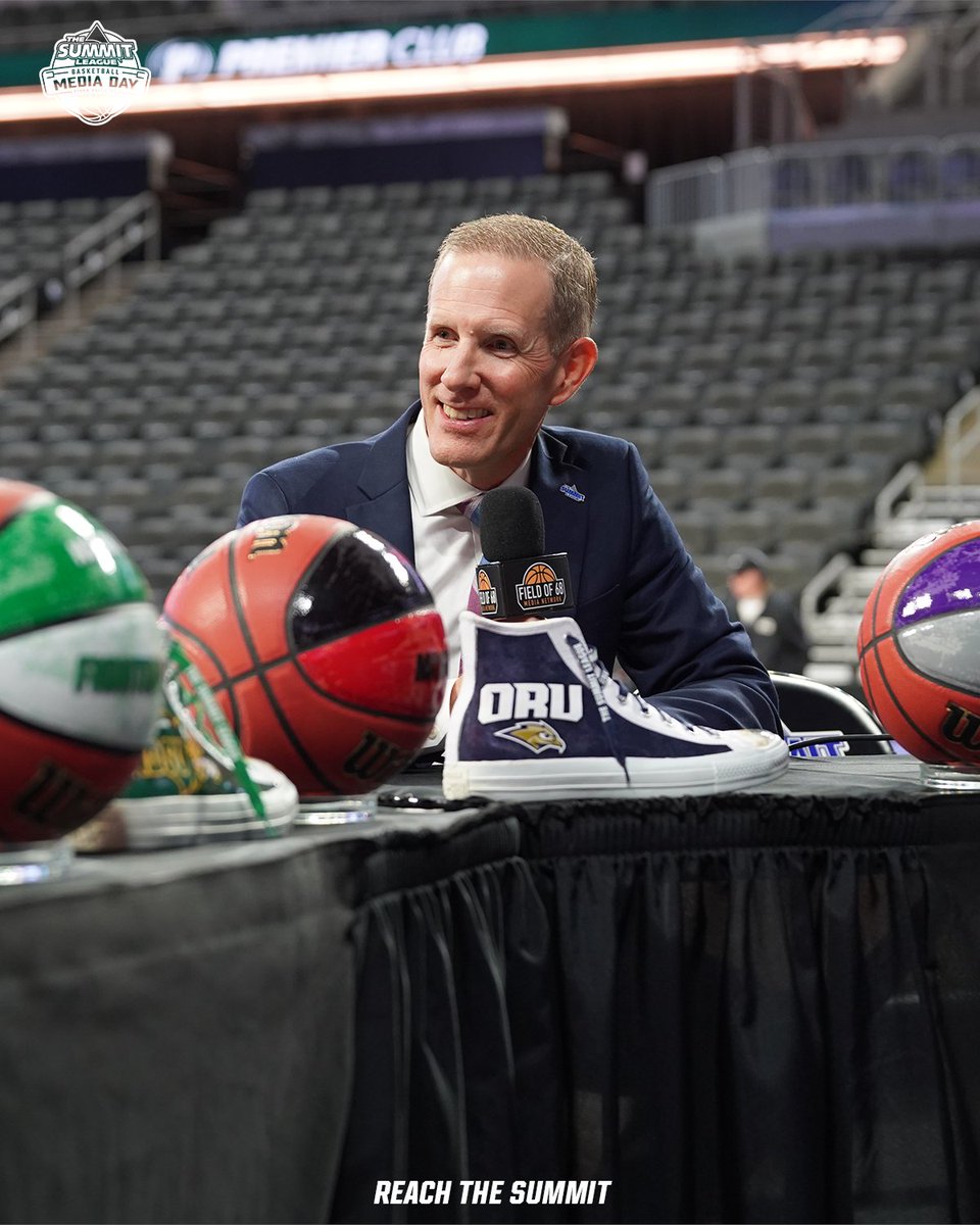 SummitHoops's tweet photo. Commissioner Fenton on the mic 🎙️

#ReachTheSummit x #SummitWBB x #SummitMBB https://t.co/yplDVZSGgP