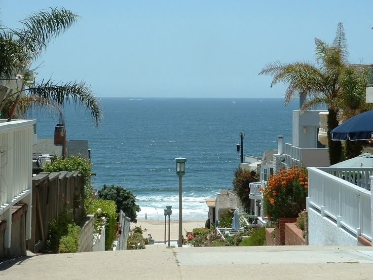echoesofworld's tweet photo. Manhattan Beach, California https://t.co/3Y8kOgur0r