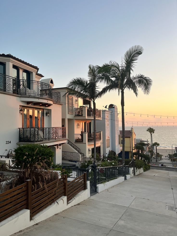 echoesofworld's tweet photo. Manhattan Beach, California https://t.co/3Y8kOgur0r