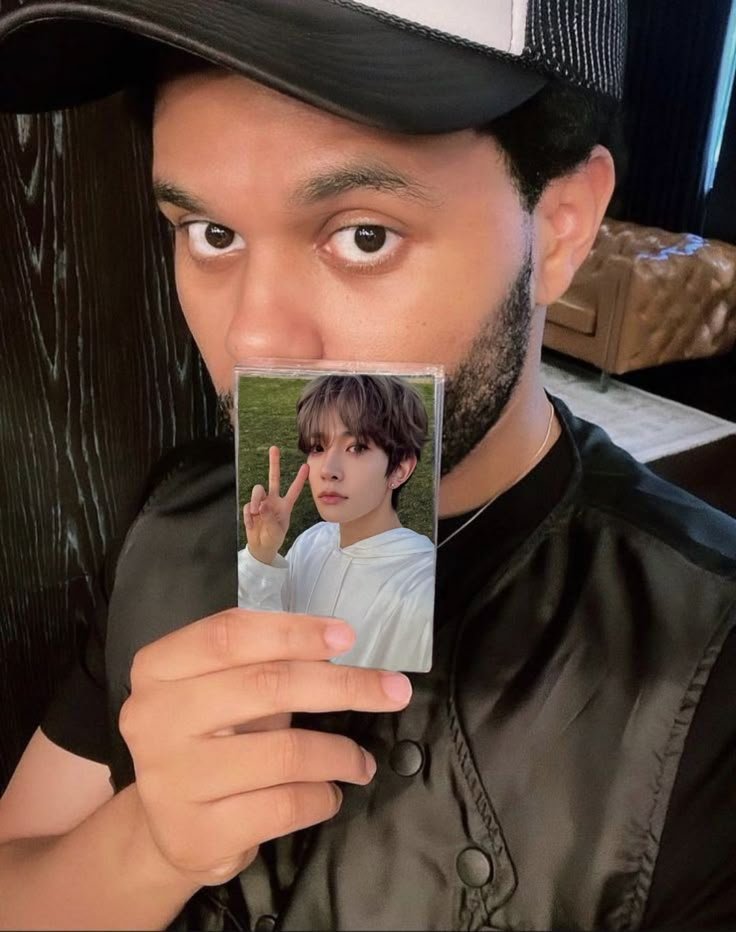 heesdiors's tweet photo. the weeknd after heeseung attends his con : https://t.co/hLZ7ySWzSJ