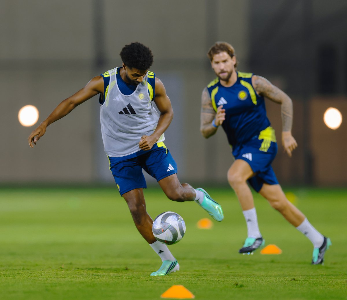 AlNassrFC_EN's tweet photo. Staying sharp while the calendar waits ⏸️⚽️ https://t.co/dUQwcUDOyz