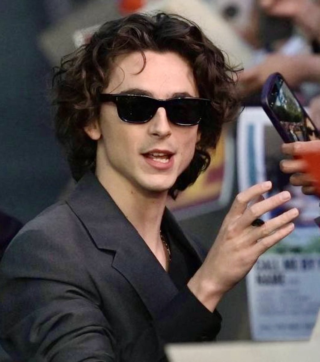 choupistick's tweet photo. A movie star...
#TimothéeChalamet #TimotheeChalamet in Mexico City for
#DunePart2 #FreeTimmy https://t.co/hZOExqnSkX