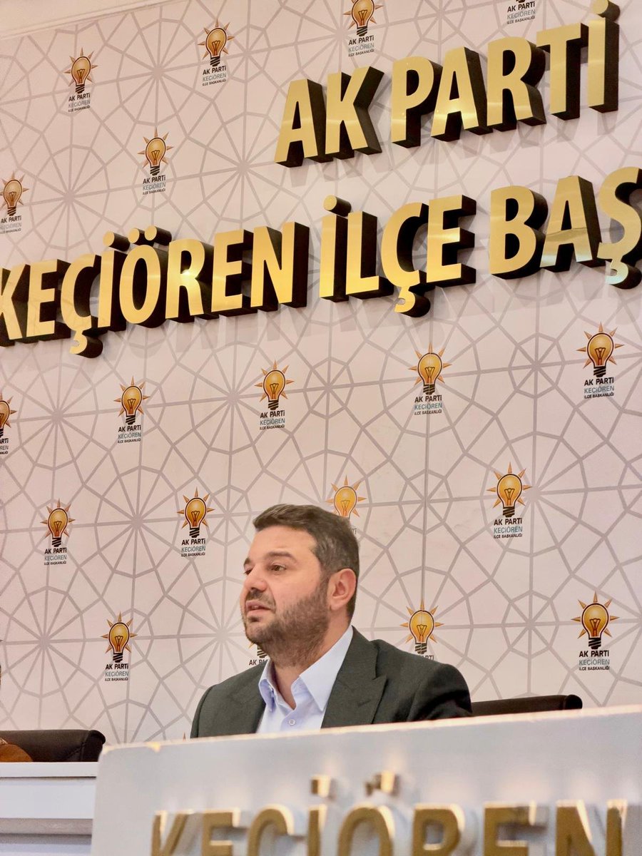 AkKeciorenResmi's tweet photo. Haftalık Olağan Yönetim Kurulu toplantımızı İlçe Başkanımız Sayın Ömer Faruk İslam'ın başkanlığında, İl Yönetim Kurulu Üyemiz Sayın Fatma Köse'nin katılımlarıyla gerçekleştirdik.

Alınan kararlar hayırlara vesile olsun. 

@RTErdogan 
@hakanhanozcan 
@erhansarigol
@06fatmakose
@AkpartiAnkara
@omerfarukislam
@akkadinkeciorn
@AkgencKecioren