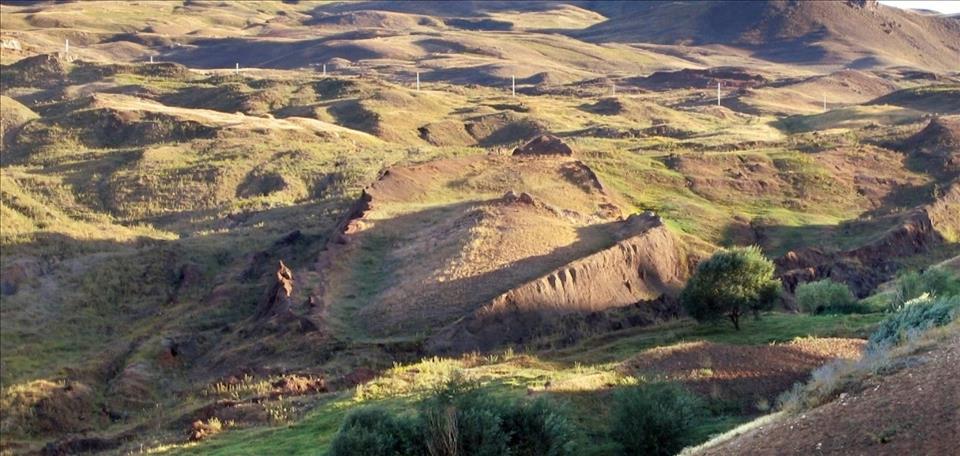 MENAFN's tweet photo. Why People Keep Looking For Noah's Ark In A Natural Rock Formation In Turkey: A Scholar Of Early Christianity Explains #People #Keep #Looking #Noah's #Natural #Rock #Formation #Turkey: #Scholar #Early #Christianity #Explains #School #University #Collage #Teach… dlvr.it/TVpKh7 https://t.co/VVLFGFdiVU