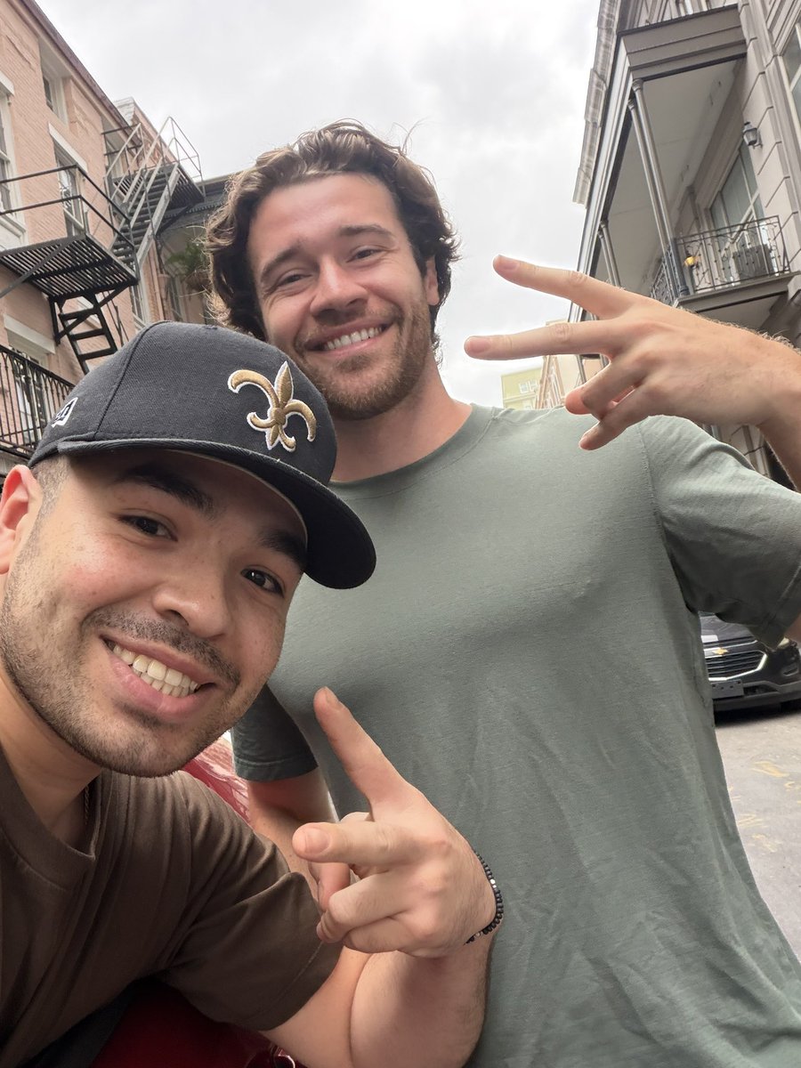 ITrapala's tweet photo. @SwiftYouTube_ the 🐐 in bourbon street https://t.co/VJzaClWujT