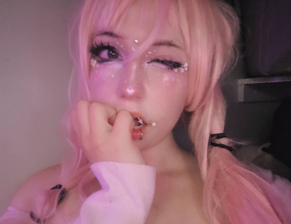 schizobait's tweet photo. fairy grl :3

♡︎ ＆ ↺ i need mootiess.. !!
#cosplay #val #altmakeup #piercings #of #altgirl #meow #cringe #teens #moots #lol #nsfwtwt https://t.co/TbswqAi03z