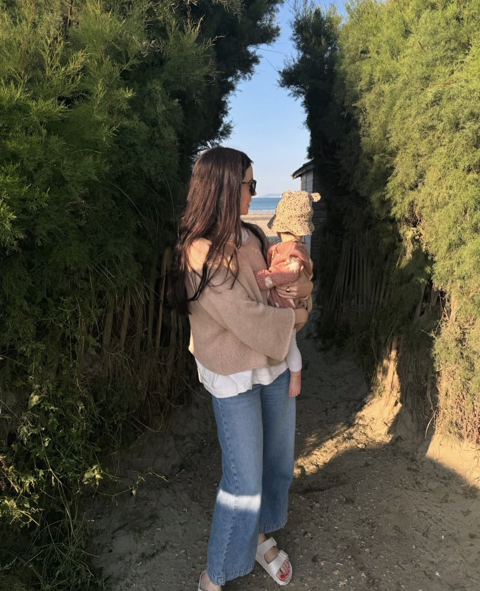 axlsugar's tweet photo. uncle harry is officially a title for two babies now https://t.co/0tFk8n6a3Z