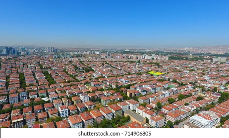 OmurdenSezgin's tweet photo. 20 milyar TL
6 milyon TL'den 3.333 apartman dairesi parası!
Böyle diyince de yetmiyor. 
Hesaba devam edelim, ortalama 3 kişiden 10.000 nüfuslu bir yere denk geliyor.  
20 milyar lira, Ankara’nın Bahçelievler Mahallesi (10.565 kişi)  kadar bir nüfusu barındırabilecek 3.333 apartman dairesinin parası! 
Belki de böyle anlatmak lazım.