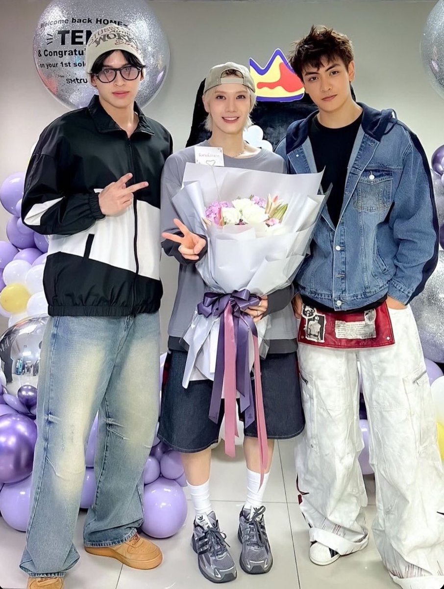 pparkpeach's tweet photo. เชื่อเถอะว่าจะติ่งใครสักคนมันเป็นจังหวะเวลาจริงๆ ชั้นติ่งNCTมาตั้งนาน ไปทุกคอน แต่ไม่เคยเห็นปอนด์กับจุงเลยนิ 555555555555555555555 https://t.co/N9dEQoKRtG