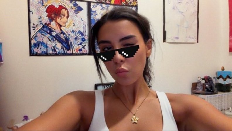 667ekip99's tweet photo. J’ai tellement besoin d’un daddy pour me smash mon petit cul de jeune bi de 19 ans je deviens fou c’est abusé 😵‍💫 je dis n’importe quoi mais ce que je sais c’est que je veux me faire detruire la tete dans l’oreiller devant des influs 😵‍💫🎀
#wankbattle #goon https://t.co/yc31AKCR6A