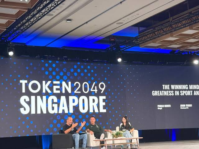 BBargeman16473's tweet photo. TOKEN2049 is basically where crypto people go to figure out what’s next 😂

What caught my eye is BingX returning as a Title Sponsor while moving toward a broader multi-asset direction. https://t.co/yYK4JlkFKu