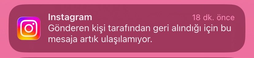 yabisgbenidemi's tweet photo. Dünyanın en gereksiz bildirimi midir silen kişiyi söylemiyosan bu bildirimi napcam amk https://t.co/x6ws6pjUEx