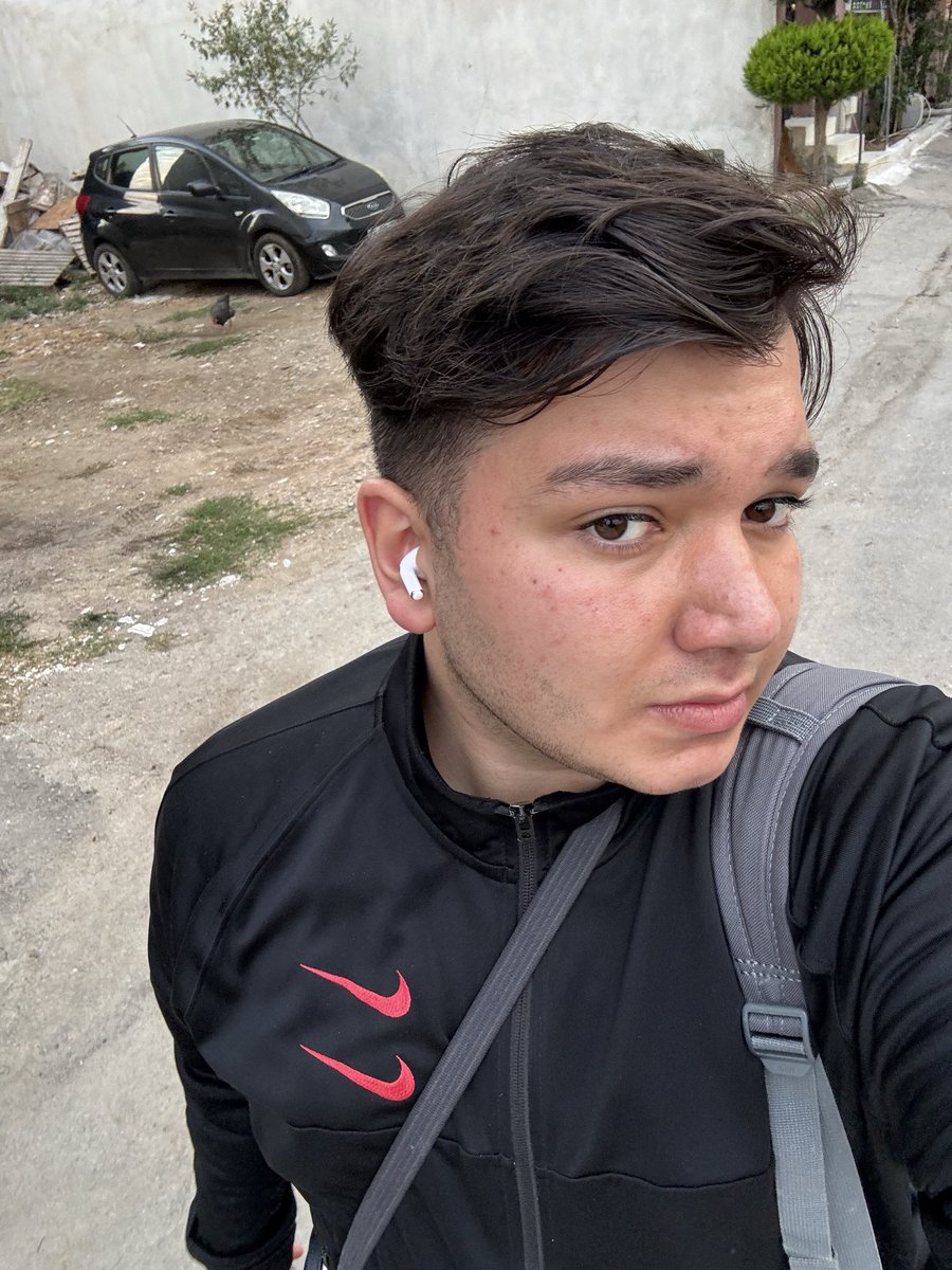 ewirsahan's tweet photo. @marcoverattii Her duş sonrası dökülüyor elime alıp bakıyorum 20-25 tel var dökülme baslamıs yas 21 nasıl durdururuz https://t.co/2KTLW6FOgP
