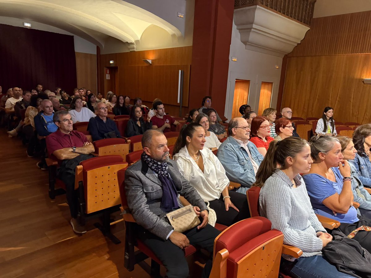 RadioSeu's tweet photo. Sessió inaugural del curs 2026-2027 del Centre de Formació d'Adults de #laSeu, amb una conferència de Gori Masip, meteoròleg de Televisió de Catalunya. #AltUrgell @meteo_garraf @CFALaSeu https://t.co/0zvw5MxEqp