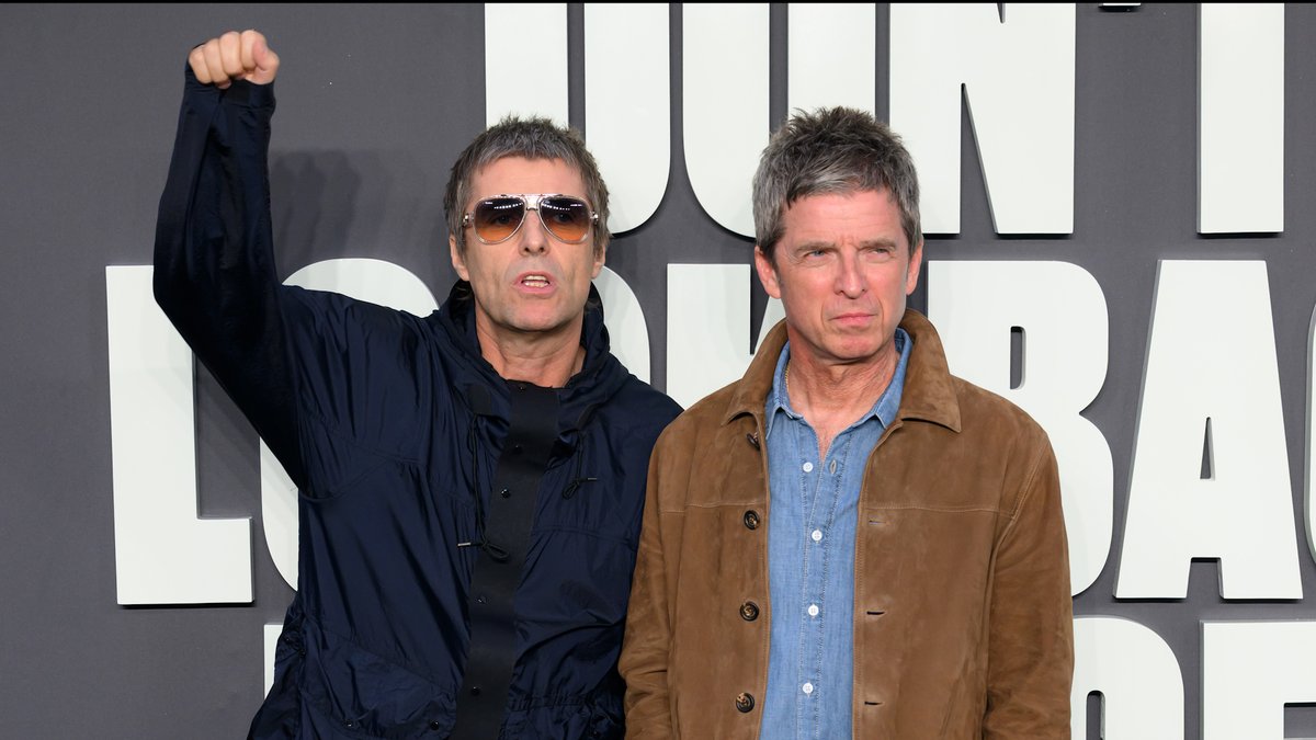Variety's tweet photo. Noel Gallagher says he doesn’t have to “justify” his silent reunion with Liam Gallagher: 

“Family is different. You don’t have to say anything. It’s as simple as that,” Noel says in unseen footage from the Oasis tour doc. “And you don’t have to justify not saying anything to anyone else.”

“They walked back into a room together, and we filmed it, and they started, and Oasis was back,” “Don’t Look Back in Anger” writer/creator Steven Knight said. “So when Noel says, ‘Family is different. You don’t have to say anything,’ he literally means family is different. You don’t have to say anything, and that’s what happened.”

https://t.co/HbDbHJS6Cb
