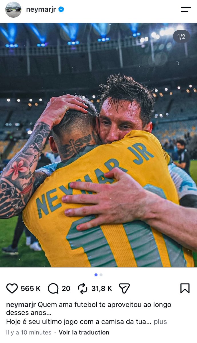 ActuFoot_'s tweet photo. 🚨🚨💣 L’HOMMAGE DE NEYMAR JUNIOR 🇧🇷 POUR LIONEL MESSI 🇦🇷 👇 :

« Ceux qui aiment le football ont profité de ton talent tout au long de ces années…

Aujourd’hui, c’est ton dernier match avec le maillot de ta sélection, de ton pays, et j’espère que tu savoureras chaque seconde, que tous les hommages d’aujourd’hui te rendront heureux.

Ce n’est pas seulement l’Argentine qui te remercie : le monde entier te remercie pour tout ce que tu as apporté au football.

Merci de m’avoir fait aimer encore davantage le football. Ce fut un honneur de jouer contre toi, et plus encore d’écrire l’histoire à tes côtés.

MERCI. 🐐 »

📲 IG