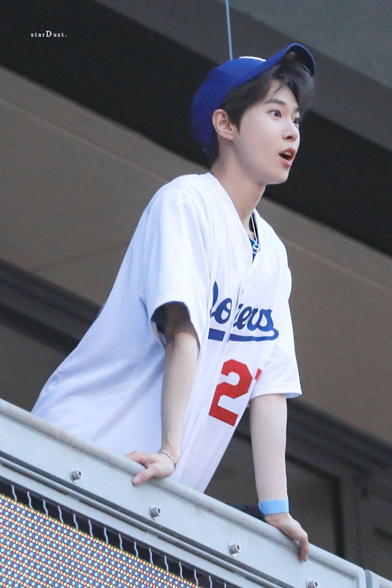 chd127's tweet photo. 19년도 사진인데 작년 사진같아…실제로 이 사진 본 실친도 착각했음 https://t.co/Q5WoKklKvQ