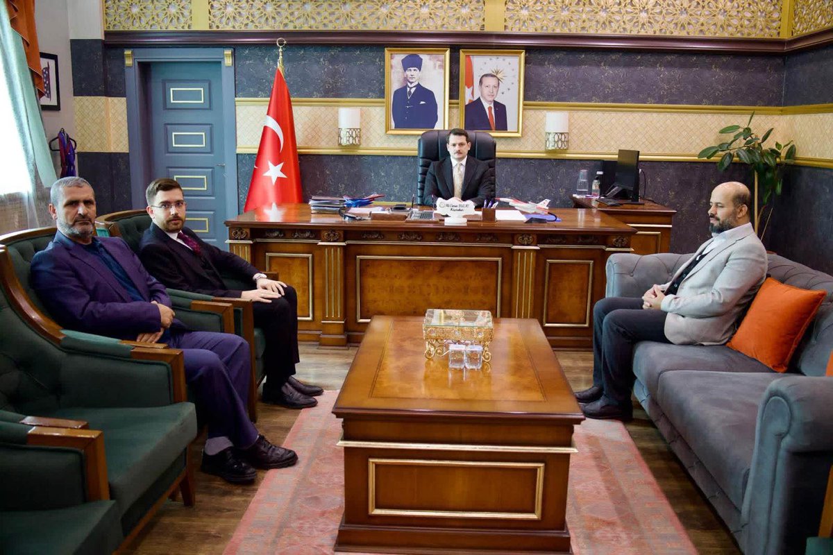 gevasmuftuluk's tweet photo. 1/3 Camiler ve Din Görevlileri Haftası kapsamında, İlçe Müftümüz Mehmet Faruk Geylani, İlçe Vaizlerimiz Enver Sonduk ve İhsan Aktar ile birlikte İlçe Kaymakamımız Sayın Ali Osman Bulat’ı makamında ziyaret etti. #Gevaş #CamilerVeDinGörevlileriHaftası https://t.co/wwtt3ymhRn