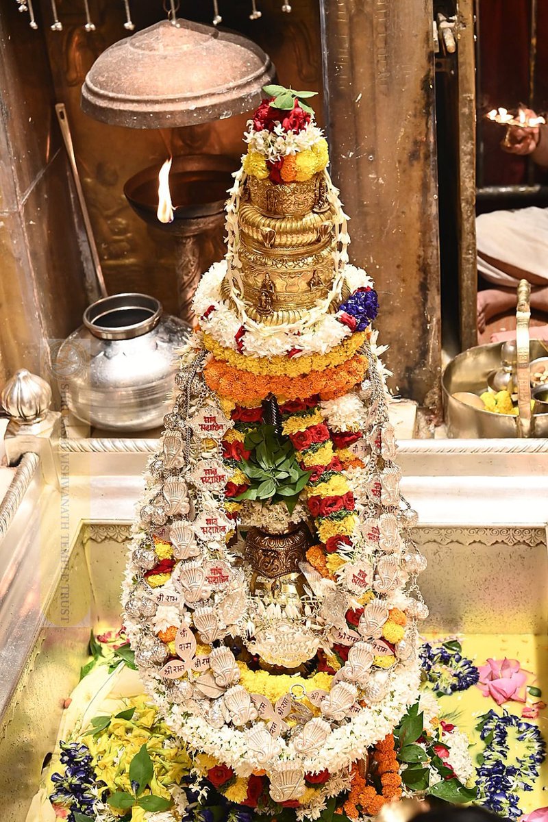 ShriVishwanath's tweet photo. श्री काशी विश्वनाथ जी की सप्तऋषि आरती I https://t.co/9MIMxRrCzL