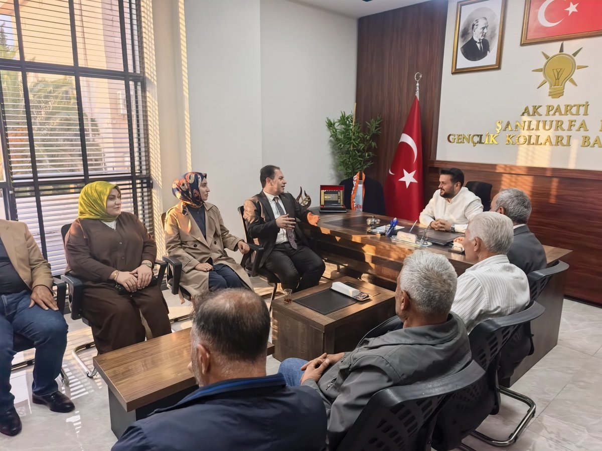 akgencliksurfa's tweet photo. 📍AK Parti Şanlıurfa İl Başkanlığı 

AK Parti Şanlıurfa İl Başkanlığımızın yeni hizmet binasında, İl Gençlik Kollarımıza hayırlı olsun ziyaretinde bulunan Hilvan İlçe Teşkilatımızı ağırladık.

Hilvan İlçe Teşkilatımıza nazik ziyaretleri ve hayırlı olsun temennileri dolayısıyla teşekkür ediyor, teşkilat çalışmalarında başarılar diliyoruz.

@avyusufibis @bybekirbozdag @osmannazlier @milhamigunbegi @fatihseyrekk @furkankucukk_