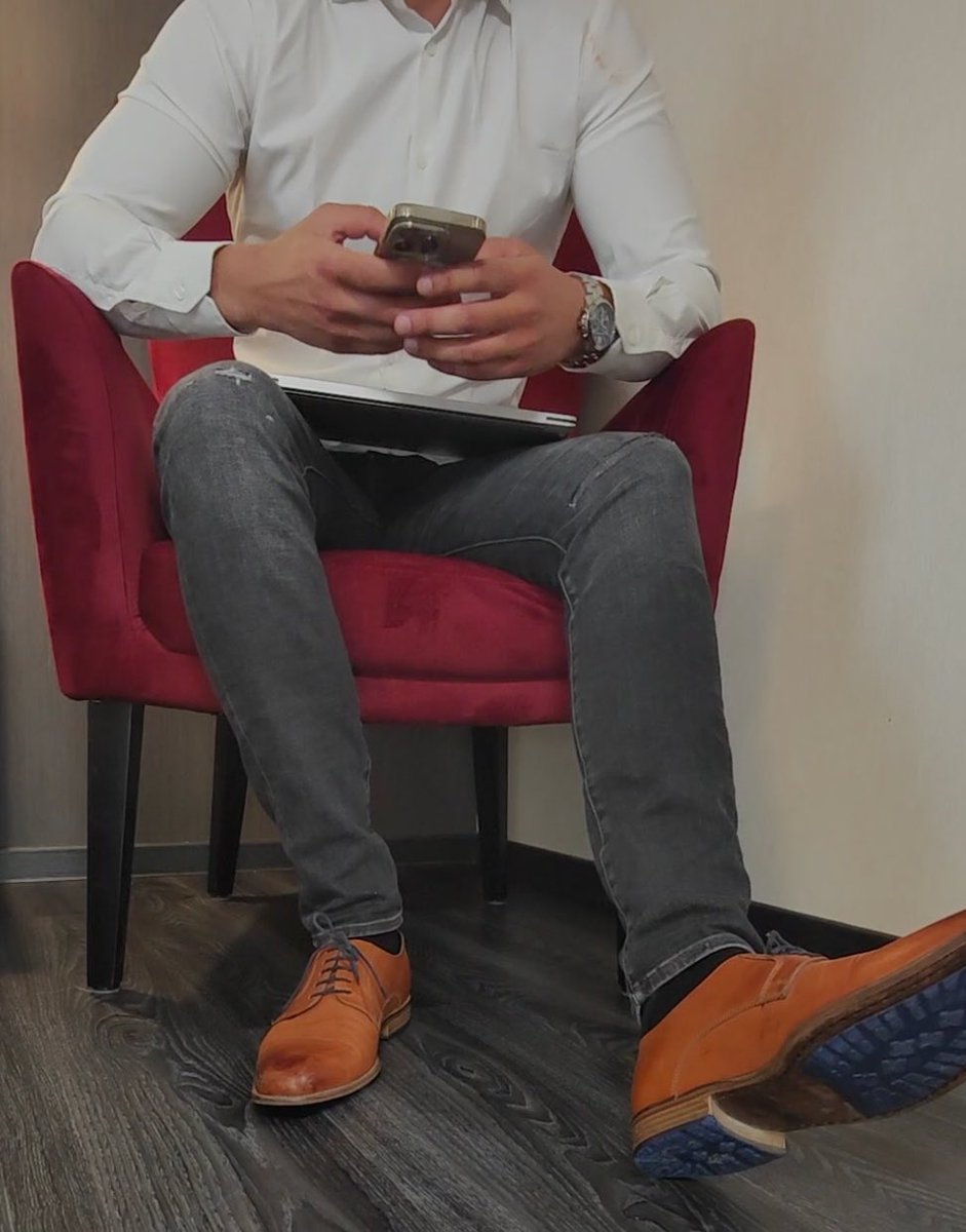 ArabFootDom's tweet photo. POV, I’m your line manager and need to talk about your bad performance lately

In a private room.. 👀😏😈 https://t.co/LlBu7B9TkB