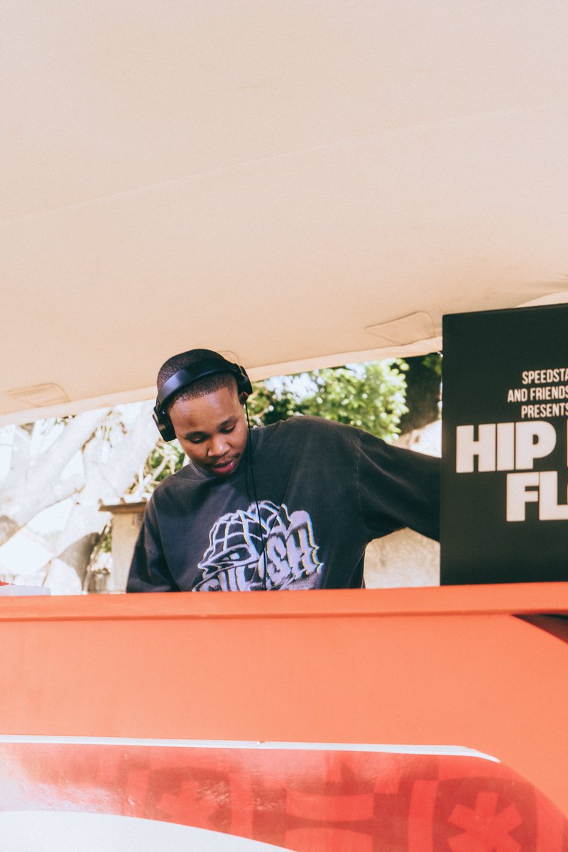 Lesedithedj's tweet photo. 🪅☀️ outside ! https://t.co/1xk3qzVsXz