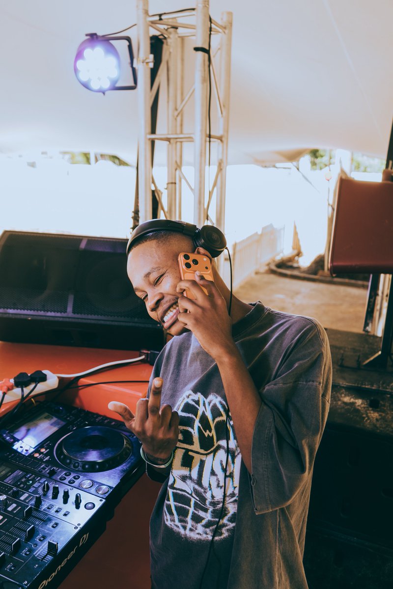 Lesedithedj's tweet photo. 🪅☀️ outside ! https://t.co/1xk3qzVsXz