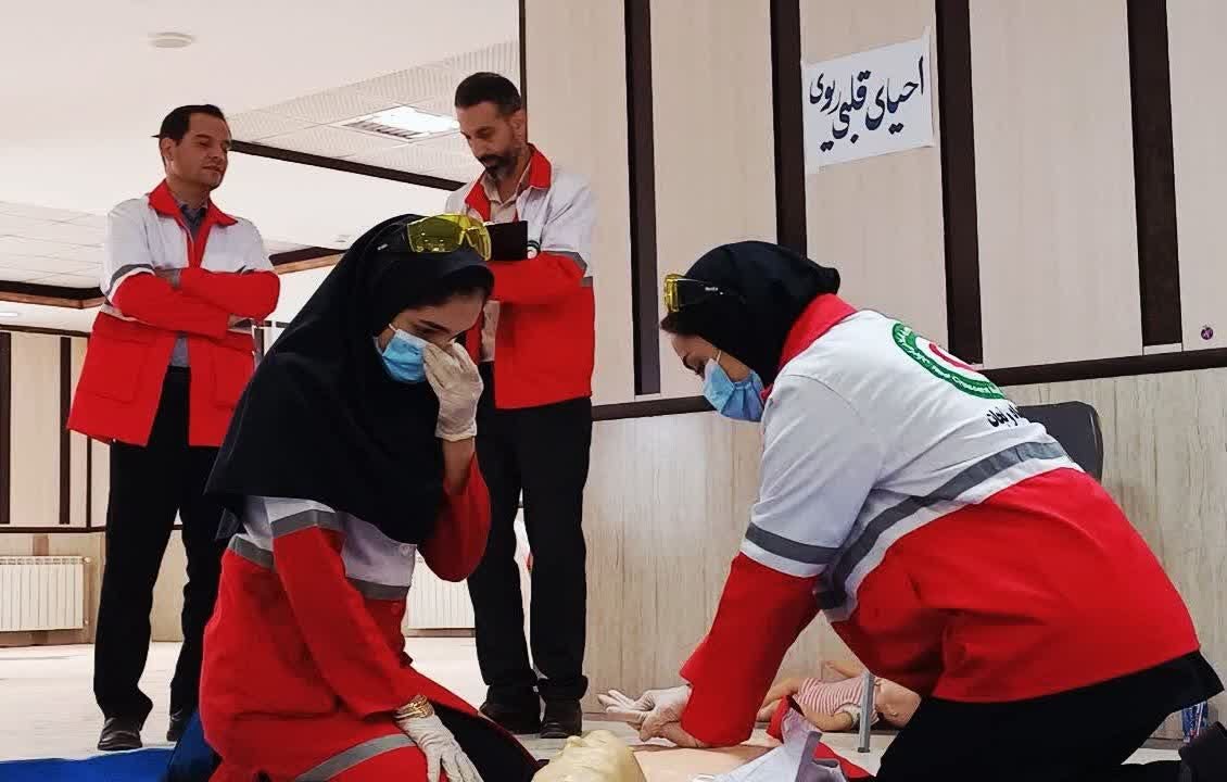 rcs_chbi's tweet photo. مرحله استانی #مسابقات تخصصی پیش‌بیمارستانی جمعیت #هلال‌احمر با حضور تیم‌های منتخب برگزار شد. در بخش برادران،تیم بروجن مقام اول، شهرکرد مقام دوم و فرخ‌شهر مقام سوم  و در بخش خواهران نیز تیم سامان اول، توانا دوم و شهرکرد سوم شدند. این مسابقات با هدف ارتقای مهارت‌های تخصصی برگزار شد https://t.co/lD95bq65Ym