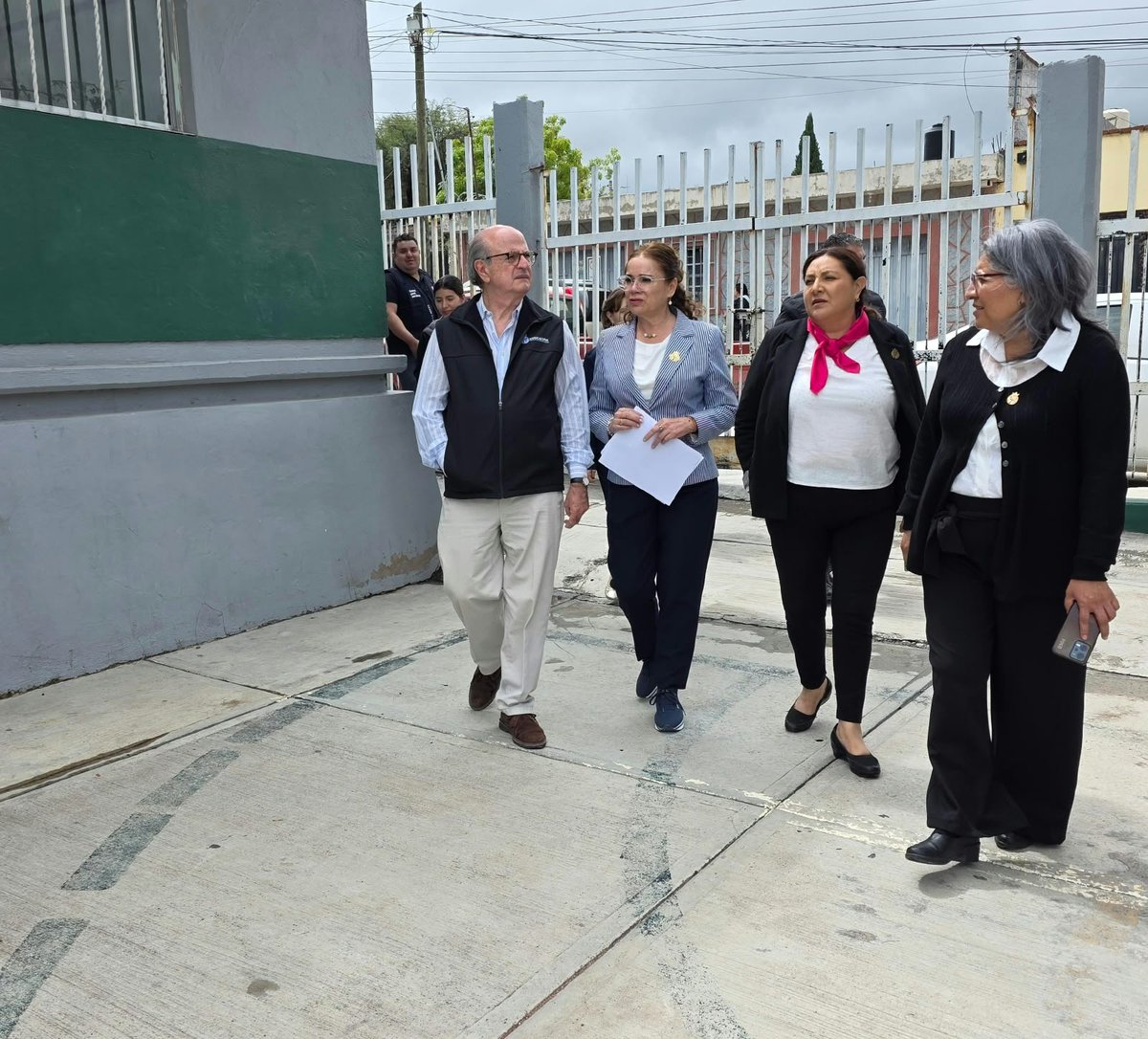 polemicagto1's tweet photo. #SEG #acciones #calidad #equidad
e.
@educaciongente
En gira de trabajo por San Luis de la Paz, Luis Ignacio Sánchez Gómez, Secretario de Educación de Guanajuato visitó el Centro Comunitario de Atención a la Primera Infancia, CCAPI, Benito Juárez.
https://t.co/svnxmZWSdE https://t.co/EyiaR2mQW9