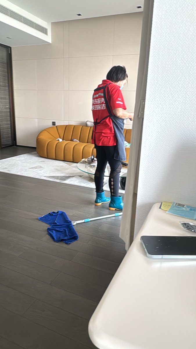 chenhui19281's tweet photo. 国内叫阿姨是我见到性价比最高的事 99/2h 一周叫一次 一个月才400rmb https://t.co/uL3xSN5tDJ