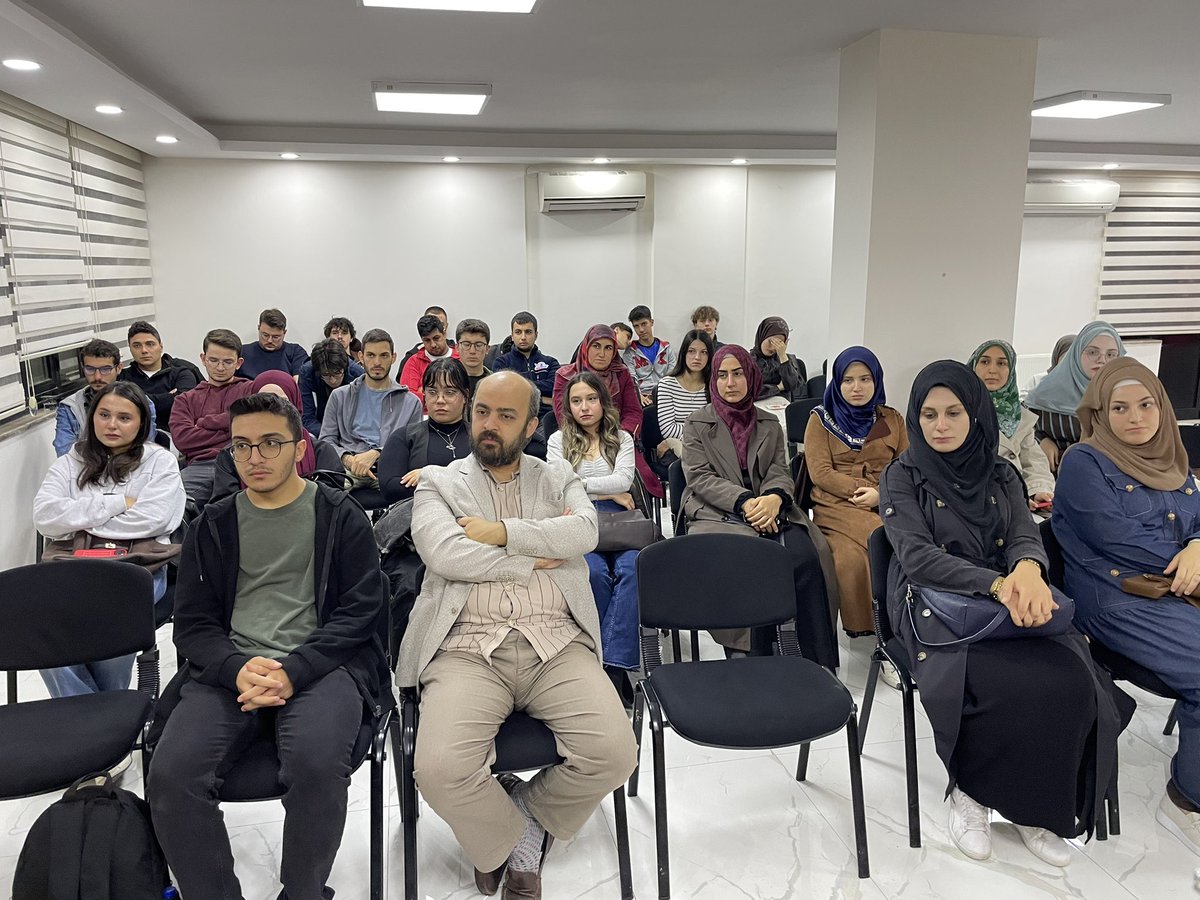 BTPAnkaraGenc's tweet photo. BTP Ankara Gençlik Kolları olarak yeni dönemin ilk seminerini gerçekleştirdik. 🇹🇷

“25. Yılında BTP” diyerek vizyonumuzu ve geleceğimizi konuştuk; Ebedi Genel Başkanımız Prof. Dr. Haydar Baş hocamızı ve Genel Başkanımız @huseyinbas_BTP’ı yad ettik.

Yeni dönemimiz hayırlı olsun! https://t.co/pEfRz0tWEG
