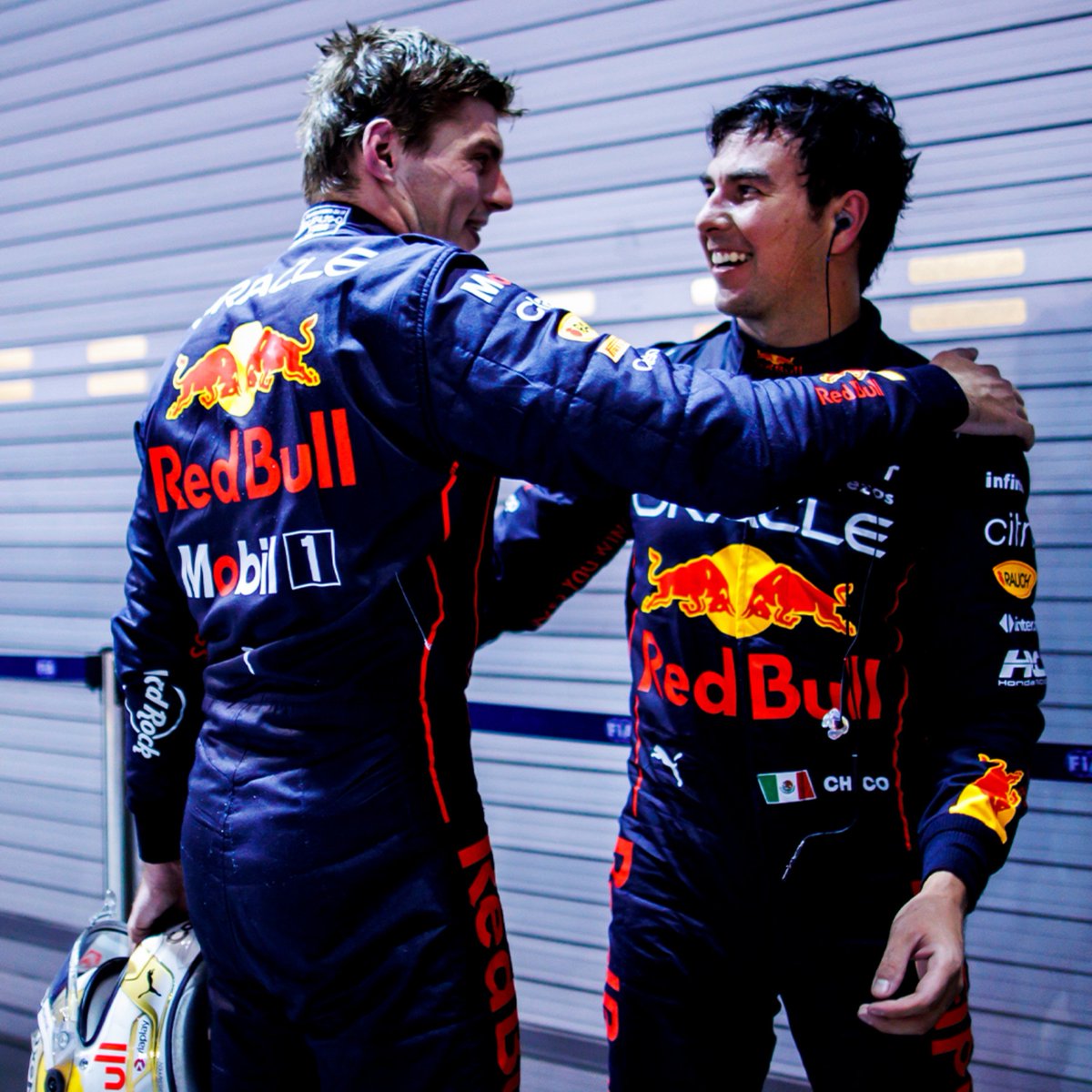 Schecoperezhq's tweet photo. This is the Mexican Way 🏆🇲🇽

11:11:11

2022🔙🇸🇬

#SingaporeGP https://t.co/peNf3ckmY7