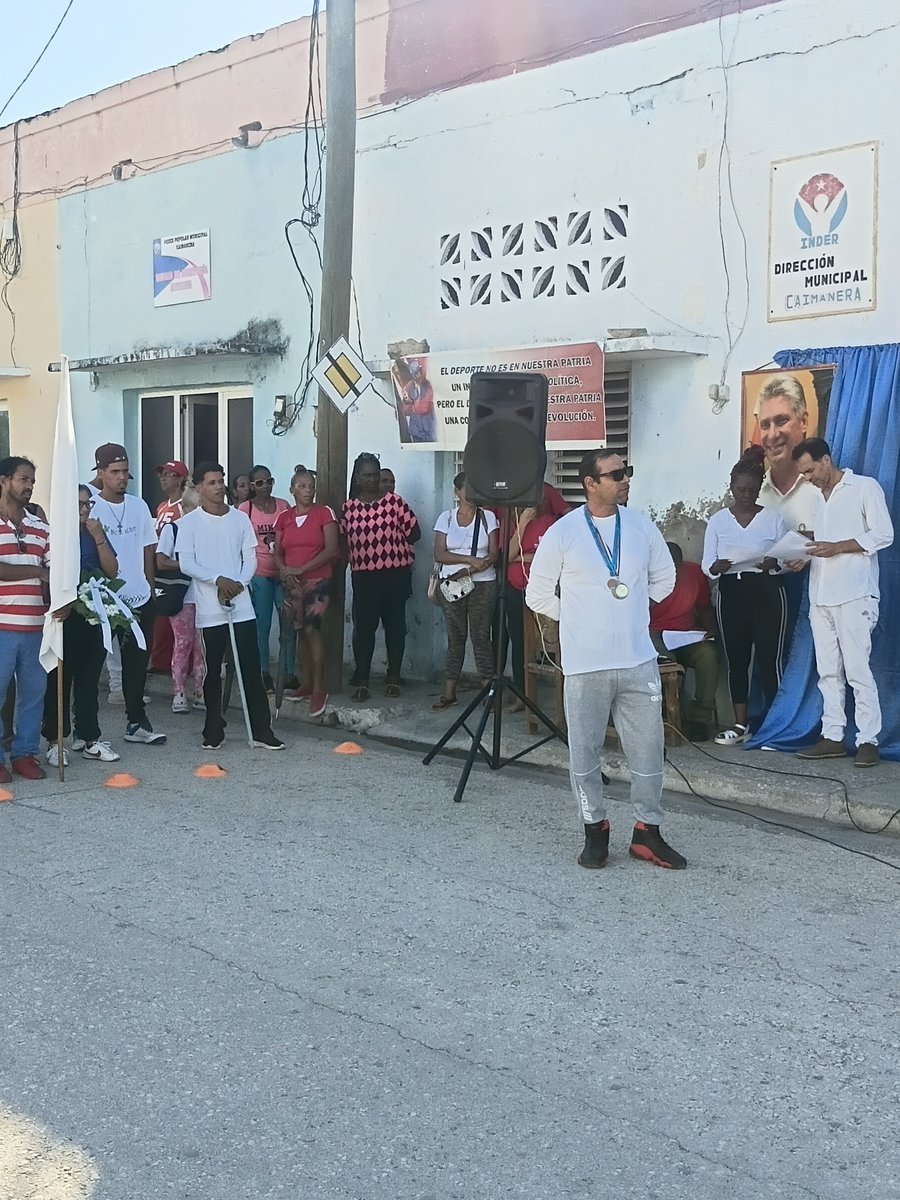 GalanoLlamare's tweet photo. Se realizó matutino especial en saludo a los 50 años del crimen de Barbados ,los caimanerenses recordamos este horrendo crímen.
#TenemosMemoria https://t.co/1LuWXObo9N