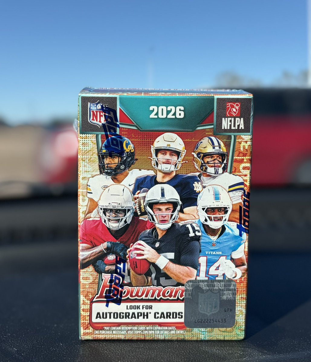 lunchrips's tweet photo. Lunch Rip #10

Bowman Football Blaster! Finally landed in my area! 

1st round pick Auto /50! 3 numbered cards! This product is loaded!⚡️

First auto from retail on the account. This might be the product of the year, super fun rip!

#thehobby #lunchrips

@CardPurchaser https://t.co/EtdXaxXb7c