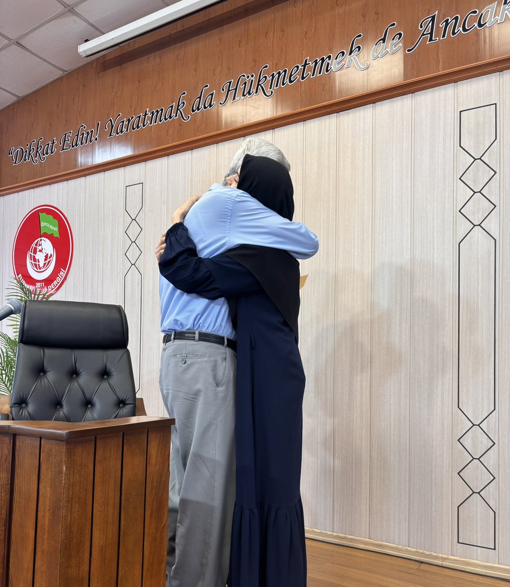 DavetOncusu's tweet photo. Zaten annesinden babasından ayırdınız daha ne kadar zulmedeceksiniz

Okul çağındaki çocukları hafta içi cezaevi yollarına düşürmek açıkça evlatları cezalandırmaktır Bir çocuğun en masum özlemine cezaevi kapılarını engel kılmayın.

#FurkanaSistematikZulüm
Cocuklar OkulundanOlmasın https://t.co/979XGOKsFB
