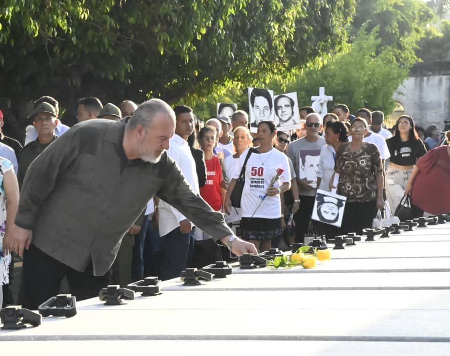 MMarreroCruz's tweet photo. Hoy honramos la memoria de las víctimas del terrorismo de Estado, a 50 años del crimen de Barbados, una injusticia que todavía tiembla ante el dolor y la firmeza de nuestro pueblo. 

#NoAlTerrorismo en cualquiera de sus manifestaciones.

#TenemosMemoria https://t.co/HER5VegH2A