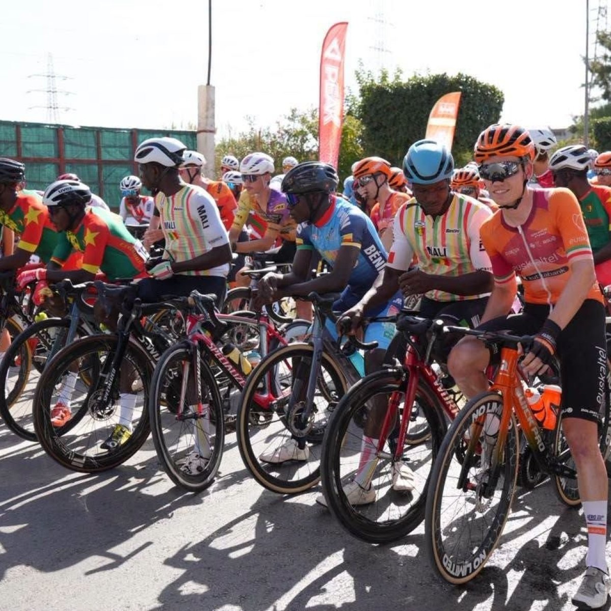 joewhiteley0711's tweet photo. 📩T30 Rankings Battle - Everything You Need To Know🧵
When Grand Tour invites are at stake, every point counts. Euskaltel in Algeria, Li Ning caught in the crossfire, Bardiani &amp; MBH looking over their shoulder &amp; major uncertainty over Picnic's future, here is a full guide below⤵️ https://t.co/h47i08458l