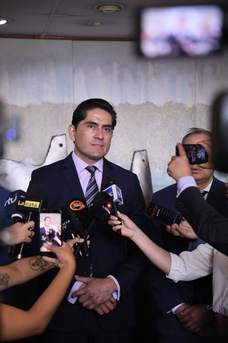 AsambleaEcuador's tweet photo. @HernanZapata señala que la iniciativa de #ReformaLOES busca combatir el sedentarismo, la obesidad y su impacto en la salud de los jóvenes y adultos del Ecuador, mediante uso de plataformas digitales que integren redes de centros deportivos y disciplinas diversas que permitan que las y los estudiantes accedan al ejercicio físico donde sea que se encuentren y de acuerdo a sus preferencias. #AsambleaEc2026