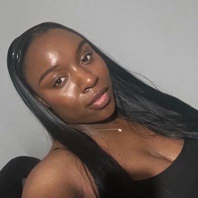 _starchild263's tweet photo. @KayxClay Your face screams African, I'd mistake you for a Ghanaian girl https://t.co/mh1midgRGE