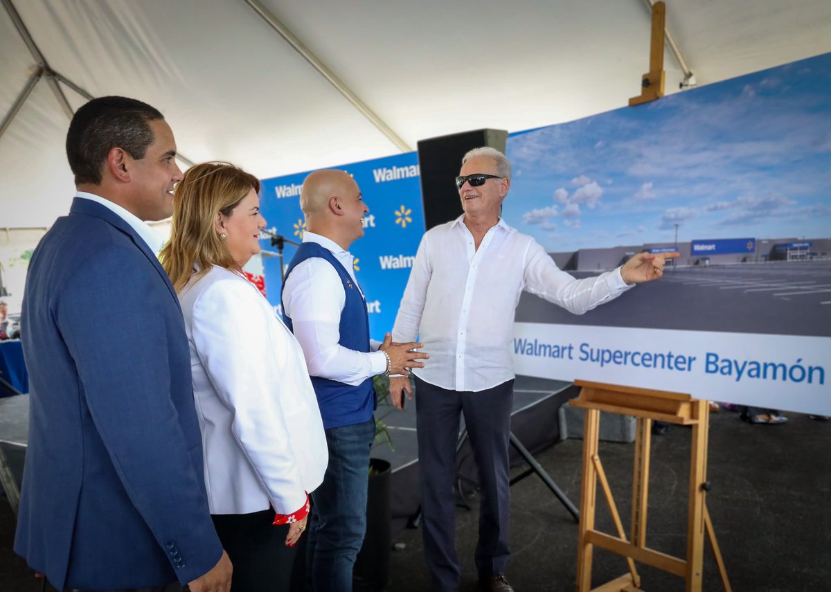 ramonluisrivera's tweet photo. Hoy en la colocación de la primera piedra del primer Walmart Supercenter en #Bayamón. 

Con una inversión de $65 millones, más de 265 empleos durante la construcción y cerca de 600 empleos cuando comience a operar.

Un proyecto que continúa fortaleciendo nuestra actividad comercial.