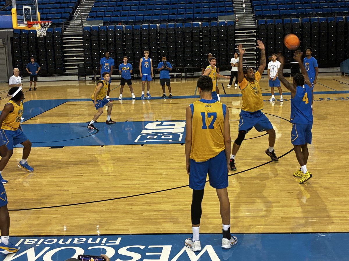 krisjohnsonlive's tweet photo. UCLA practice https://t.co/2lWbOmJidV