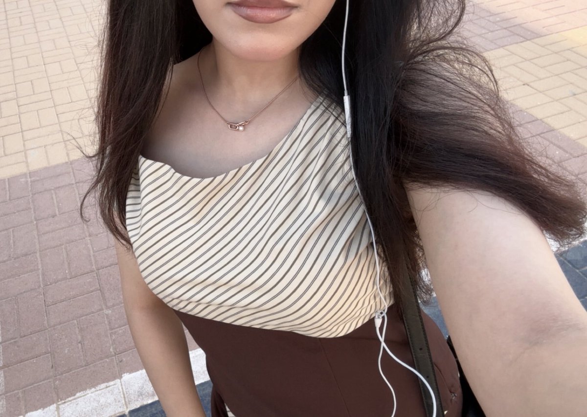 eartsoull's tweet photo. Me and that one necklace I wear everyday and never take off🩶 https://t.co/y8afBknR70