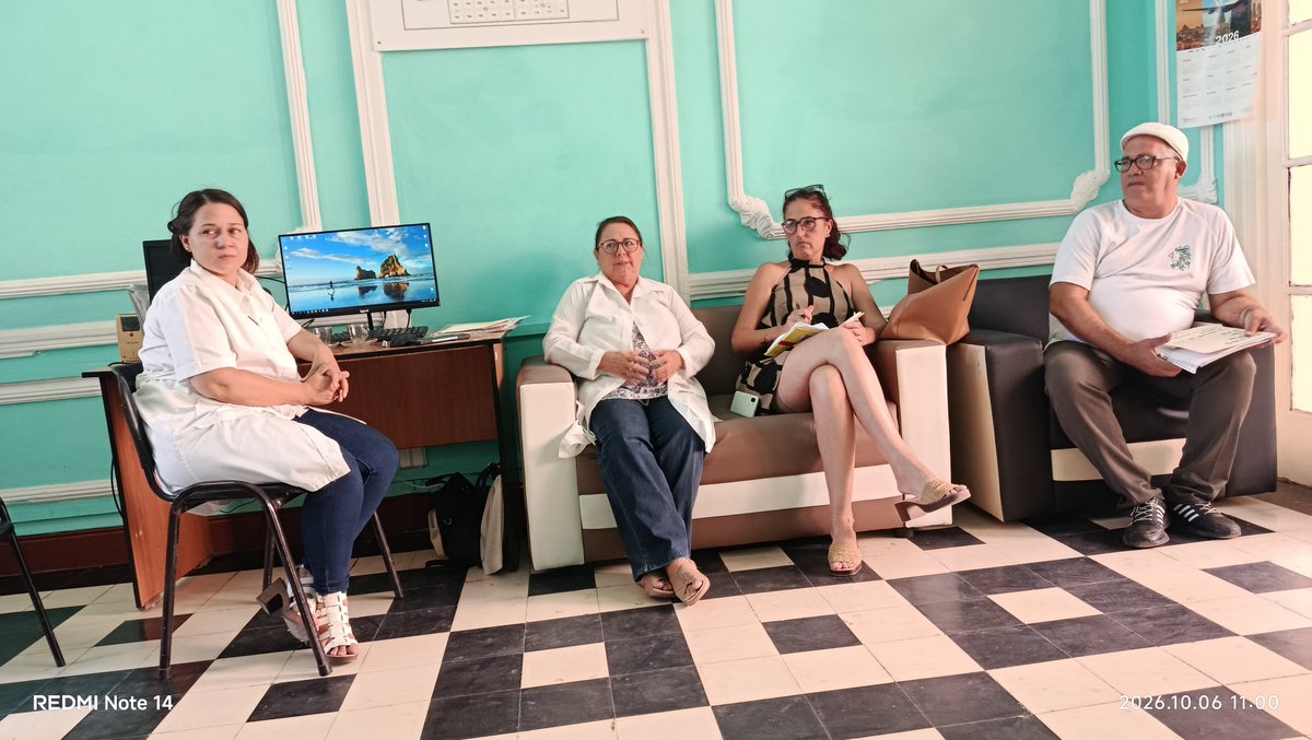 DraGelcys's tweet photo. Visita de control y ayuda al policlínico Héroes del Moncada, del municipio Plaza de la Revolución, en el enfrentamiento a las Arbovirosis #LaHabanaEsSalud https://t.co/CGM0w6KyMW