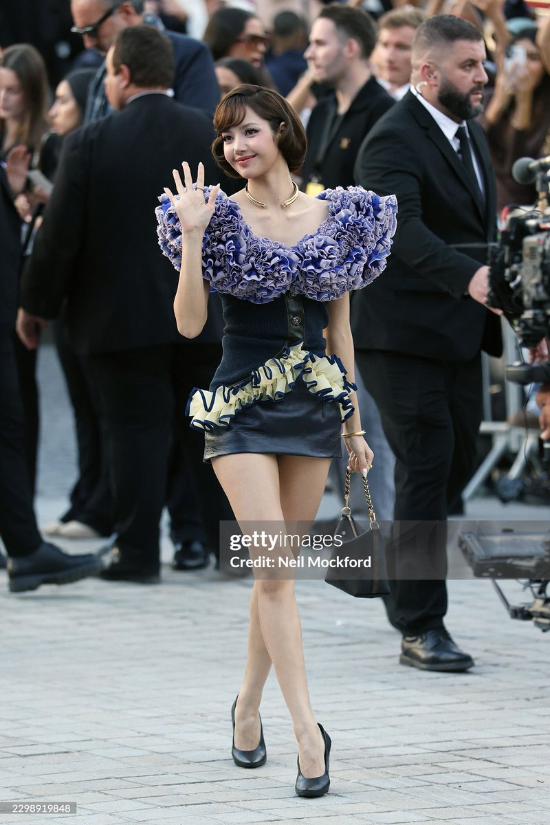 lalaluvlalisa's tweet photo. Louvre-worthy beauty 🪻

LISA LOUIS VUITTON SS27 
#LISAxLVSS27 #LISAxLouisVuitton https://t.co/UqupkwRFNj