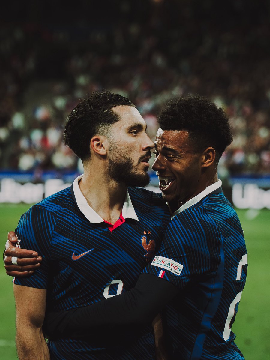 ActuFoot_'s tweet photo. La joie de Désiré DOUÉ pour ses coéquipiers hier. 🇫🇷🥰

📸 @lw_visual https://t.co/LYC0rIr5pR